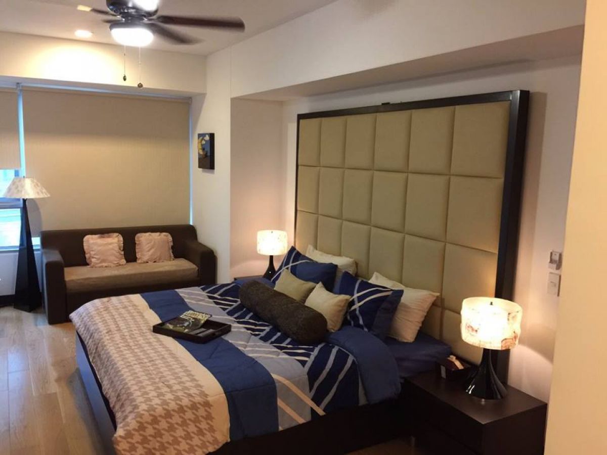 "West Tower at One Serendra, 1 Bedroom, Furnished w Parking, 86 sqm"04