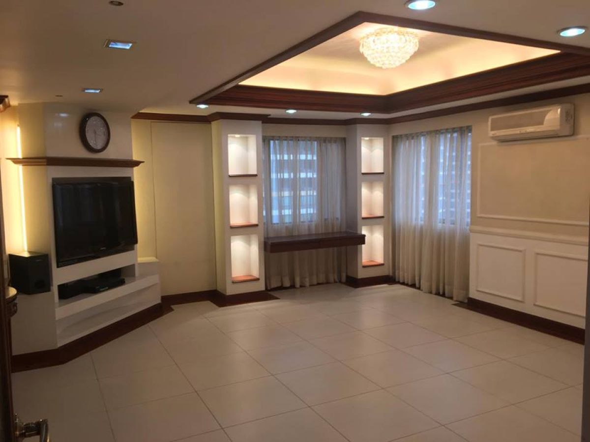 "Fully renovated spacious 3 bedroom Unit at One Orchard Road, Eastwood City"09