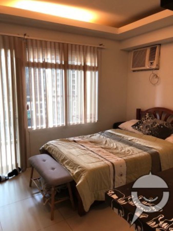 Freshly Updated Studio Unit in Aston Two Serendra05