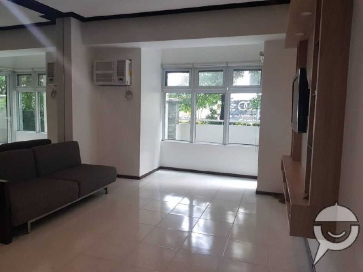 1-Bedroom Garden Unit in Two Serendra02