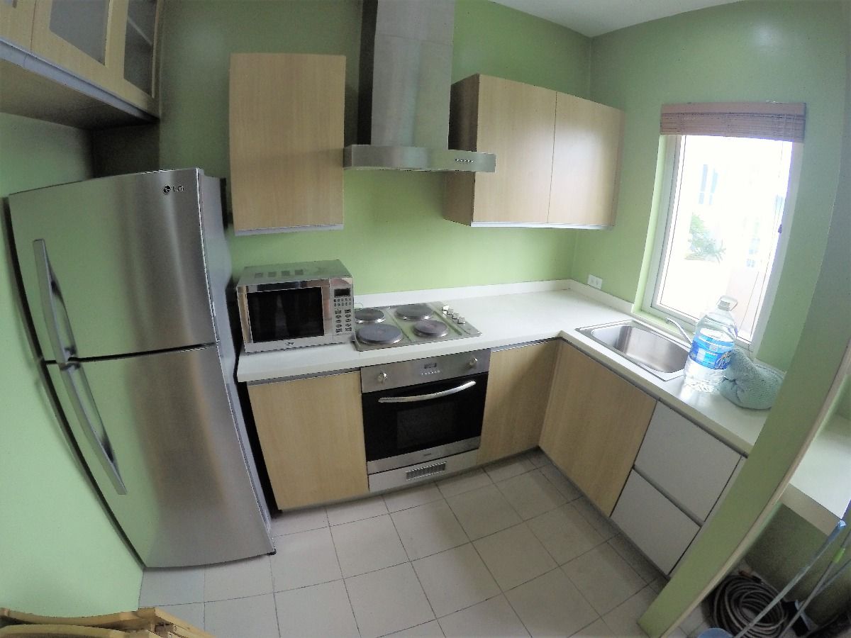 1 Bedroom Unit in South of Super Market Private Residences10