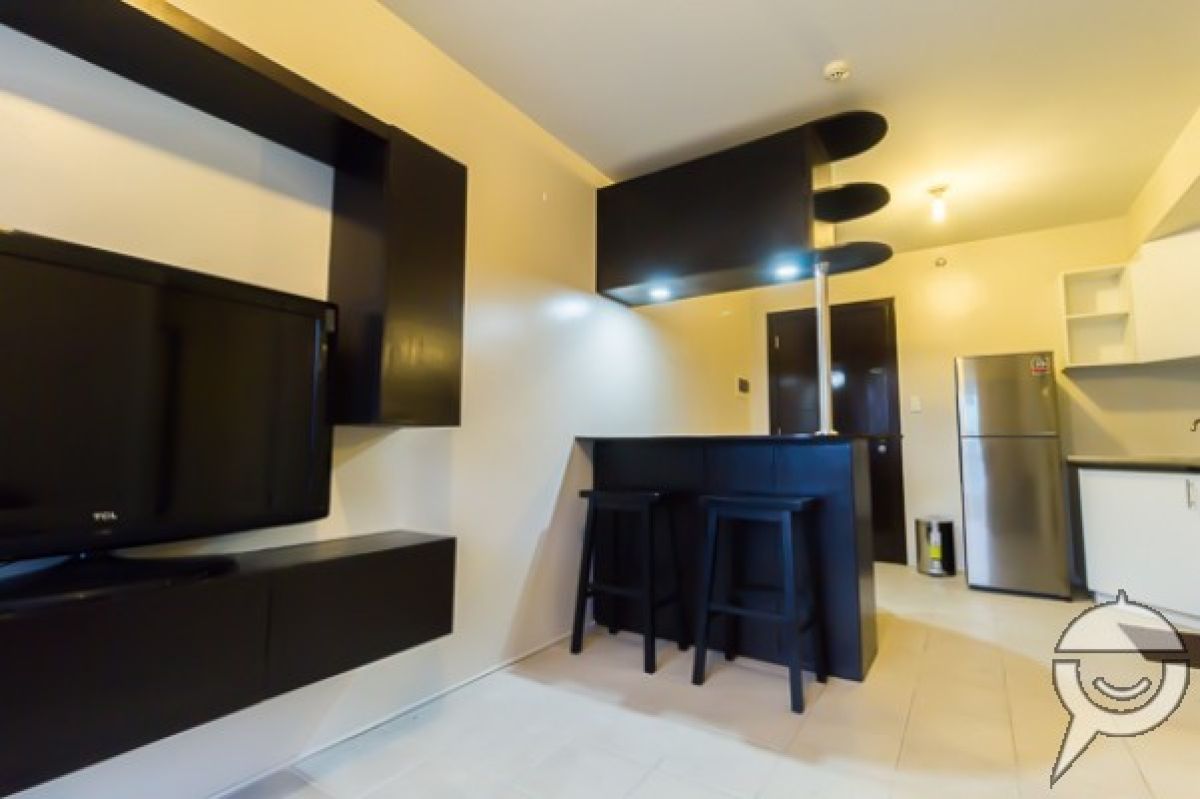"Furnished 1 BR Condo FOR RENT in Avida Towers Global City, Taguig"08