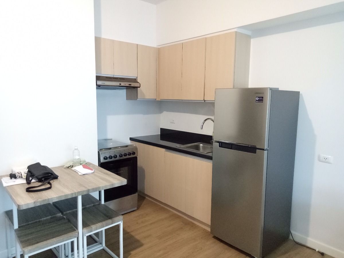 nice Studio Two Serendra BGC03