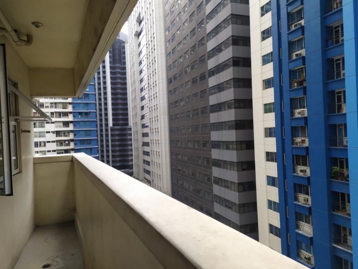 3BR Condo Unit with Nice View of City inside Ortigas center05