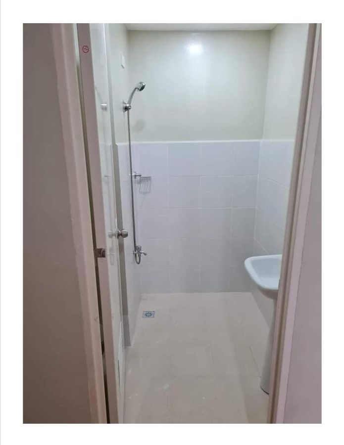 "For Rent 2 Bedroom End Unit/Morning Sun,Few steps to Elevator. Anabu Imus,Cavite"06