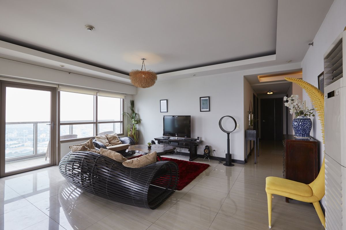 "3BR Fully-furnished Condominium Unit for Rent at The Residences at Greenbelt, Le"07