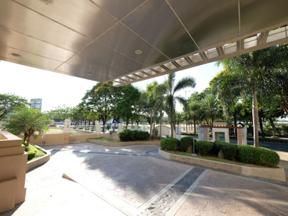 2 Bedroom Penthouse Corner Unit at La Vie Flats Alabang05