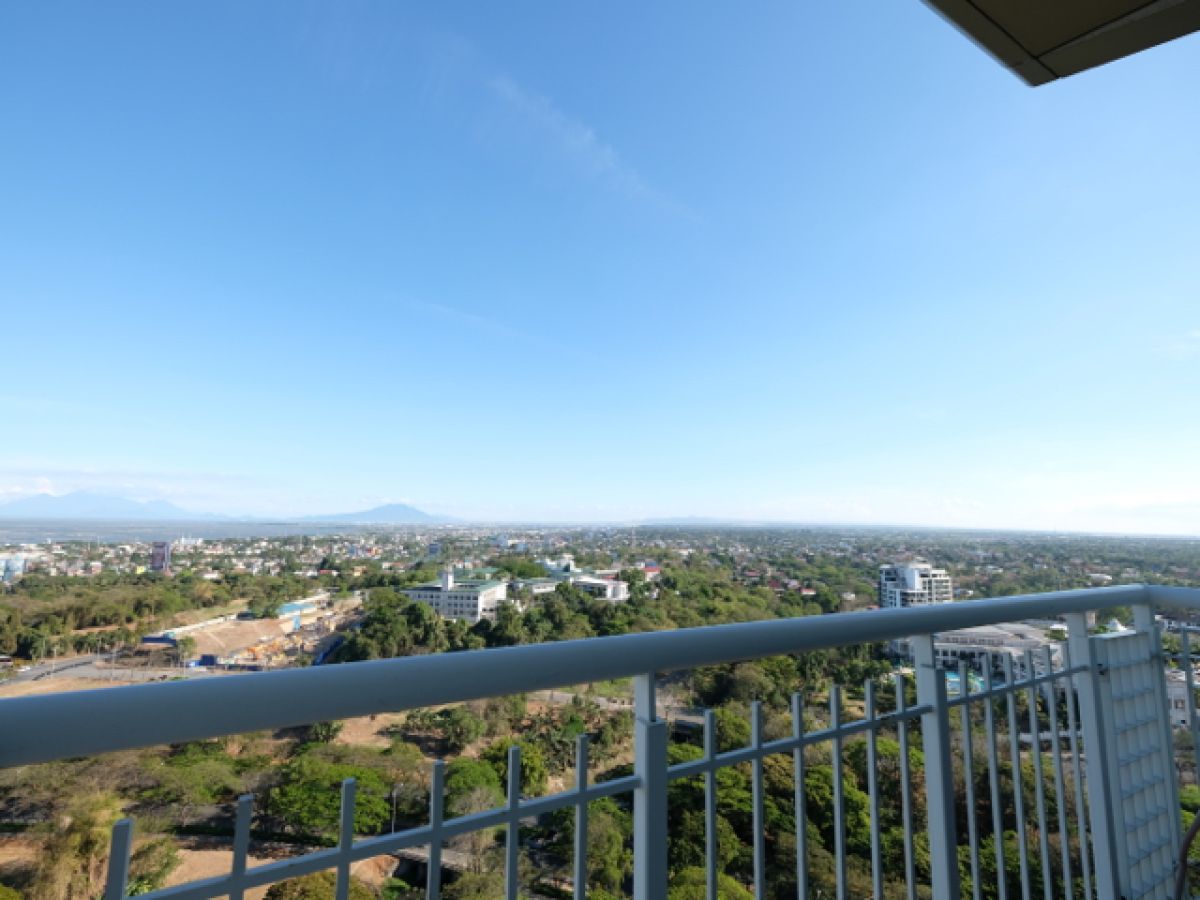 2 Bedroom Penthouse Corner Unit at La Vie Flats Alabang08