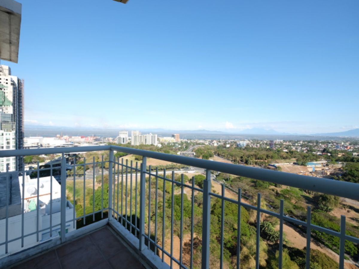 2 Bedroom Penthouse Corner Unit at La Vie Flats Alabang10