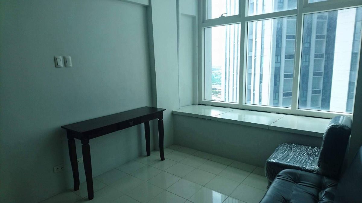 Semi Furnished Condo For Rent at Eton Emerald Loft Ortigas Center Pasig04