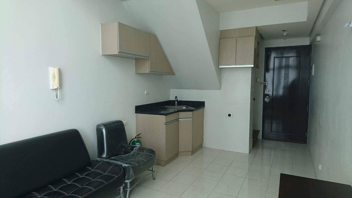 Semi Furnished Condo For Rent at Eton Emerald Loft Ortigas Center Pasig06