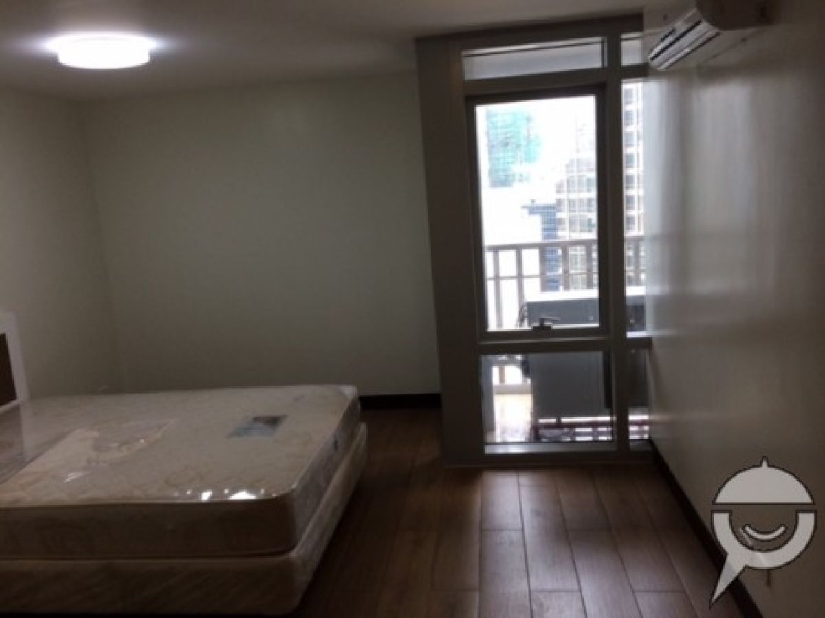 One Central Condo Makati CBD 66sqm 1br w/ maid's room&balcony 30th flr03