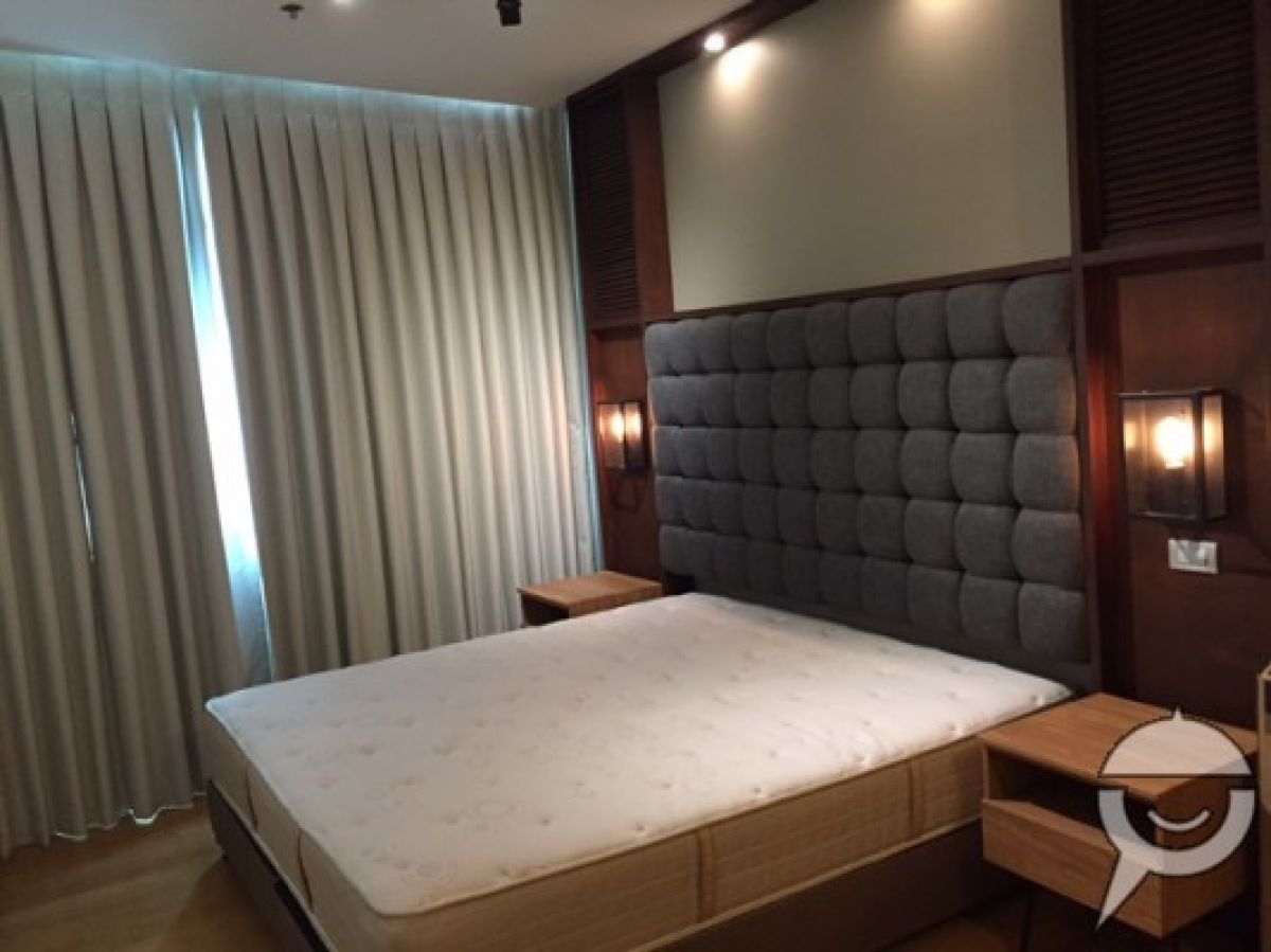 "Studio Unit for Lease in Park Terraces 1, Makati City"02