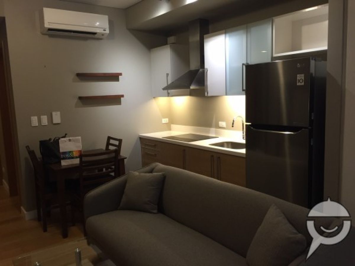 "Studio Unit for Lease in Park Terraces 1, Makati City"03