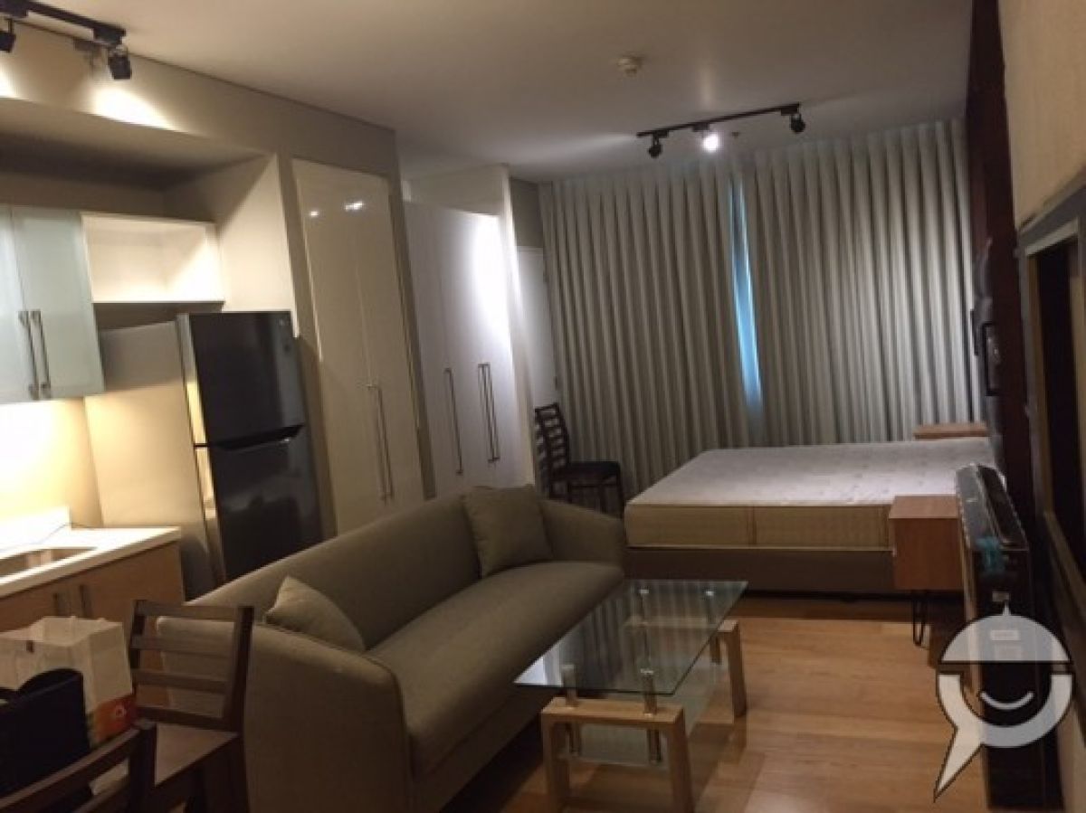 "Studio Unit for Lease in Park Terraces 1, Makati City"04