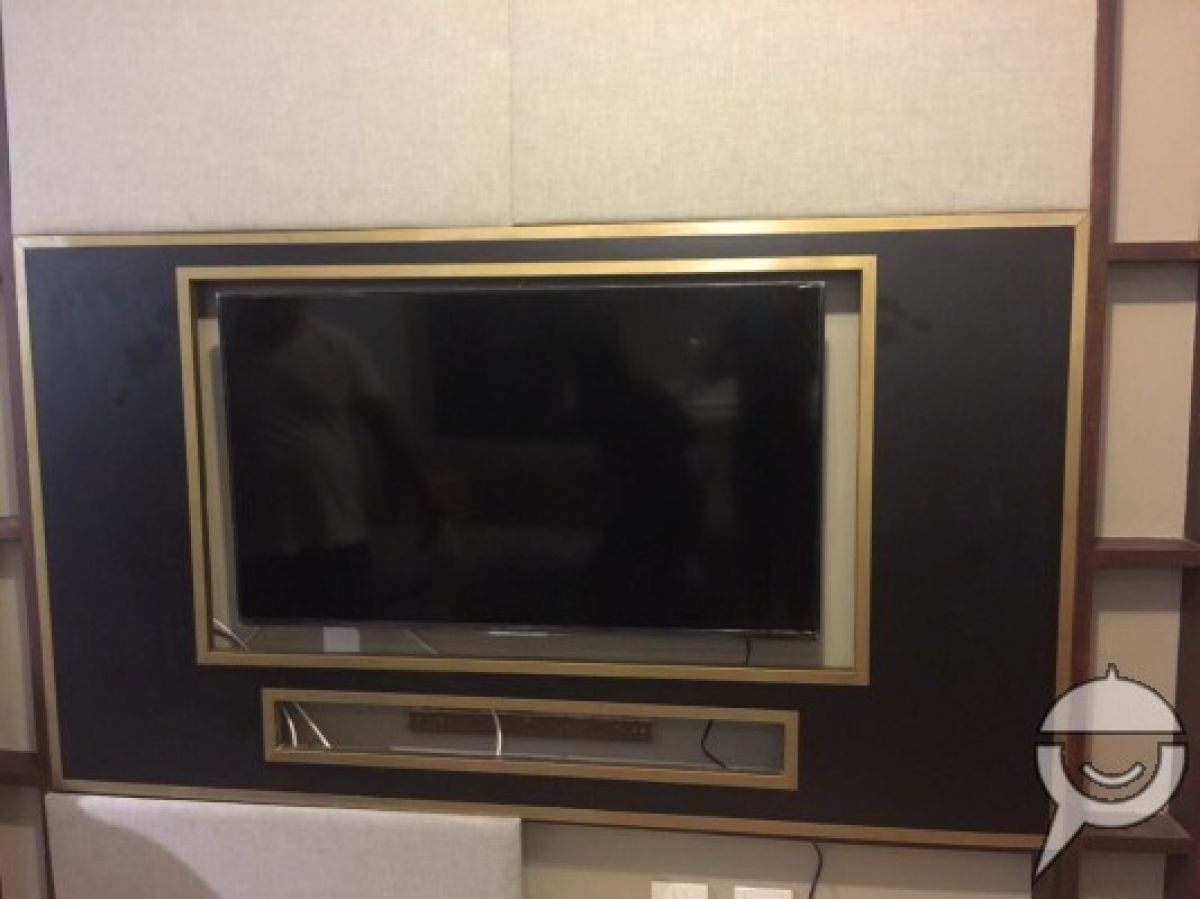 "Studio Unit for Lease in Park Terraces 1, Makati City"05