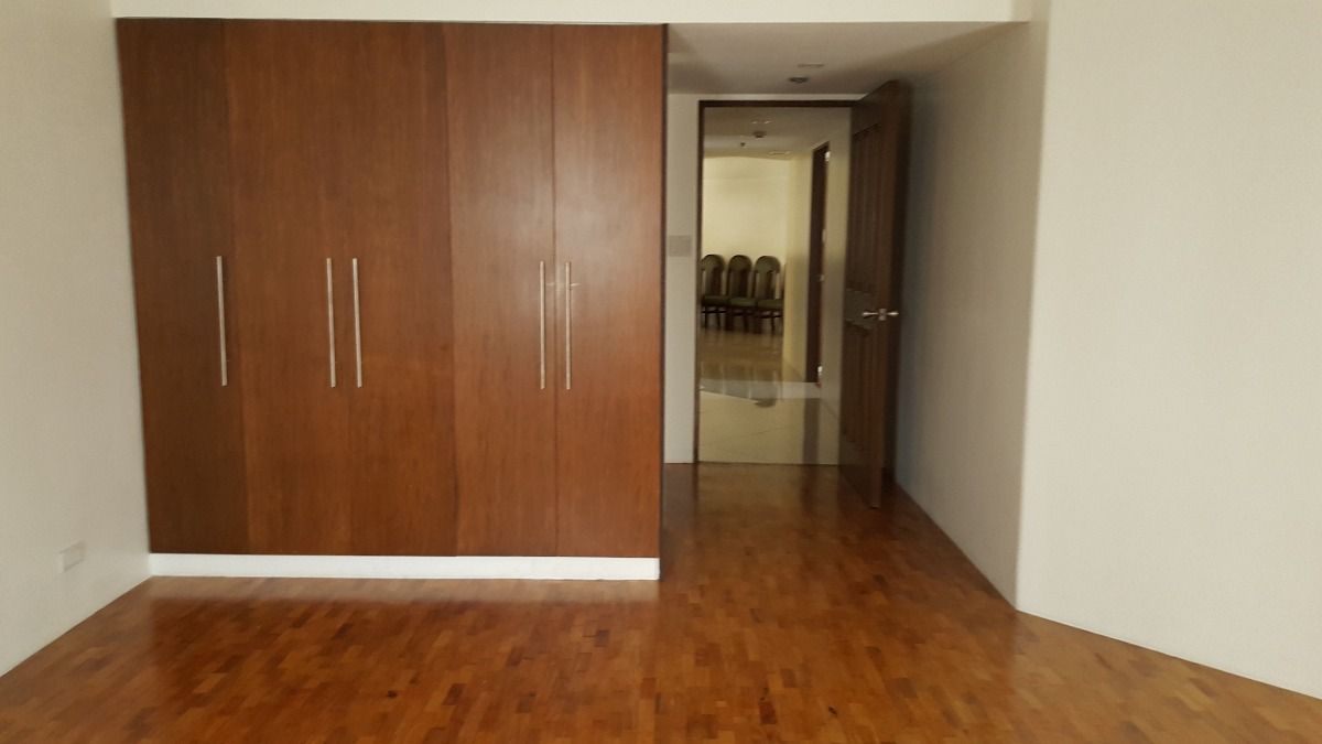 For lease: Renovated 4 bedroom at Ritz Tower Makati04
