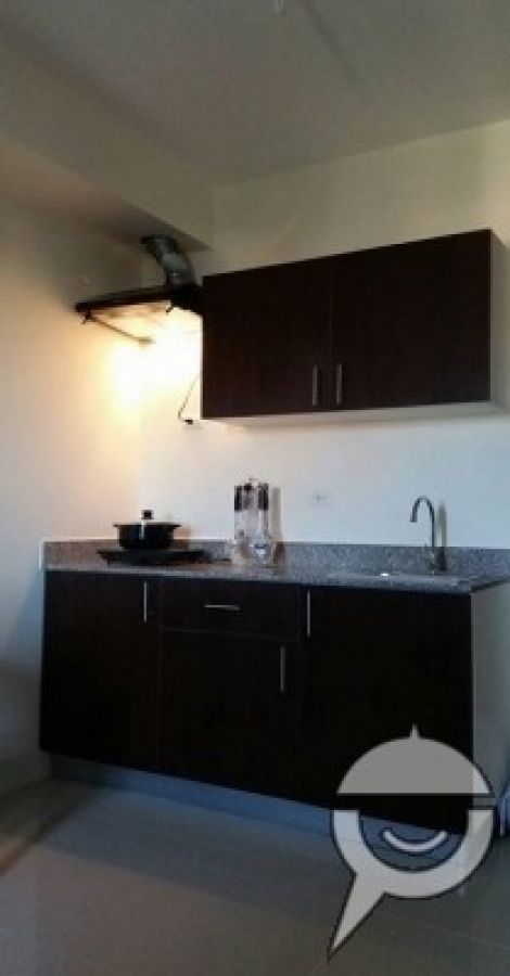 FULLY FURNISH CONDO AT THE HEART OF THE CITY03