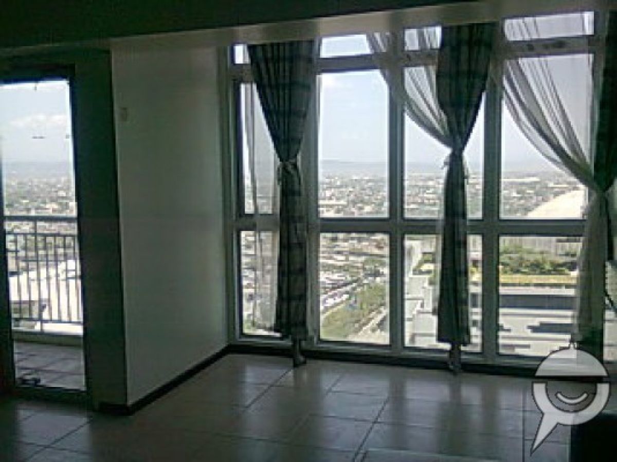 1Bedroom Room For Rent In Two Serendra ( Encino Tower)02