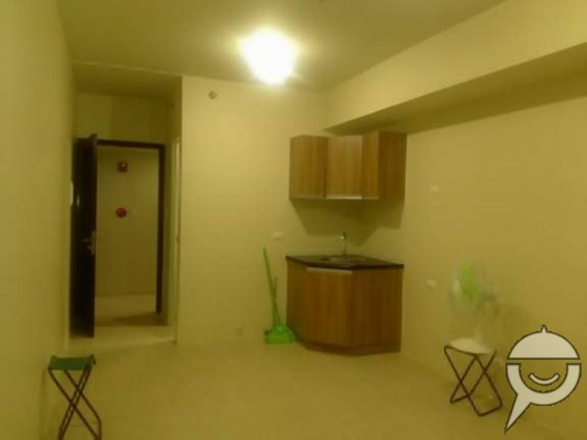Studio Unit with Parking06