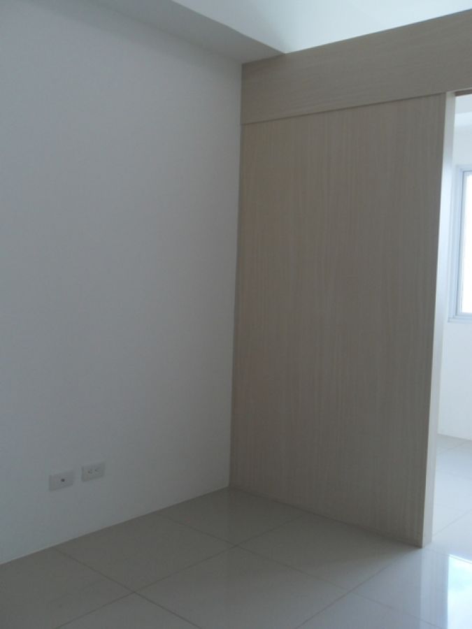 1 Bedroom Condo Near Ateneo For Rent SM Berkeley06