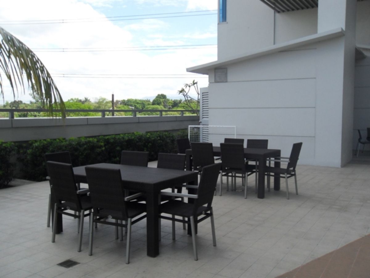 1 Bedroom Condo Near Ateneo For Rent SM Berkeley08