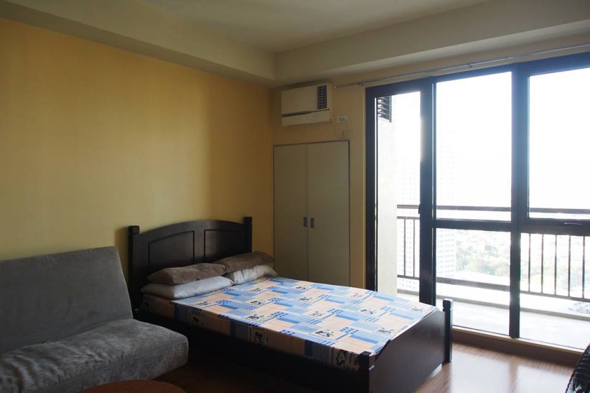 "Grand Soho, Studio for Rent, 133 H. V. Dela Costa St., Salcedo Village, Makati, Bernadette Tud"05
