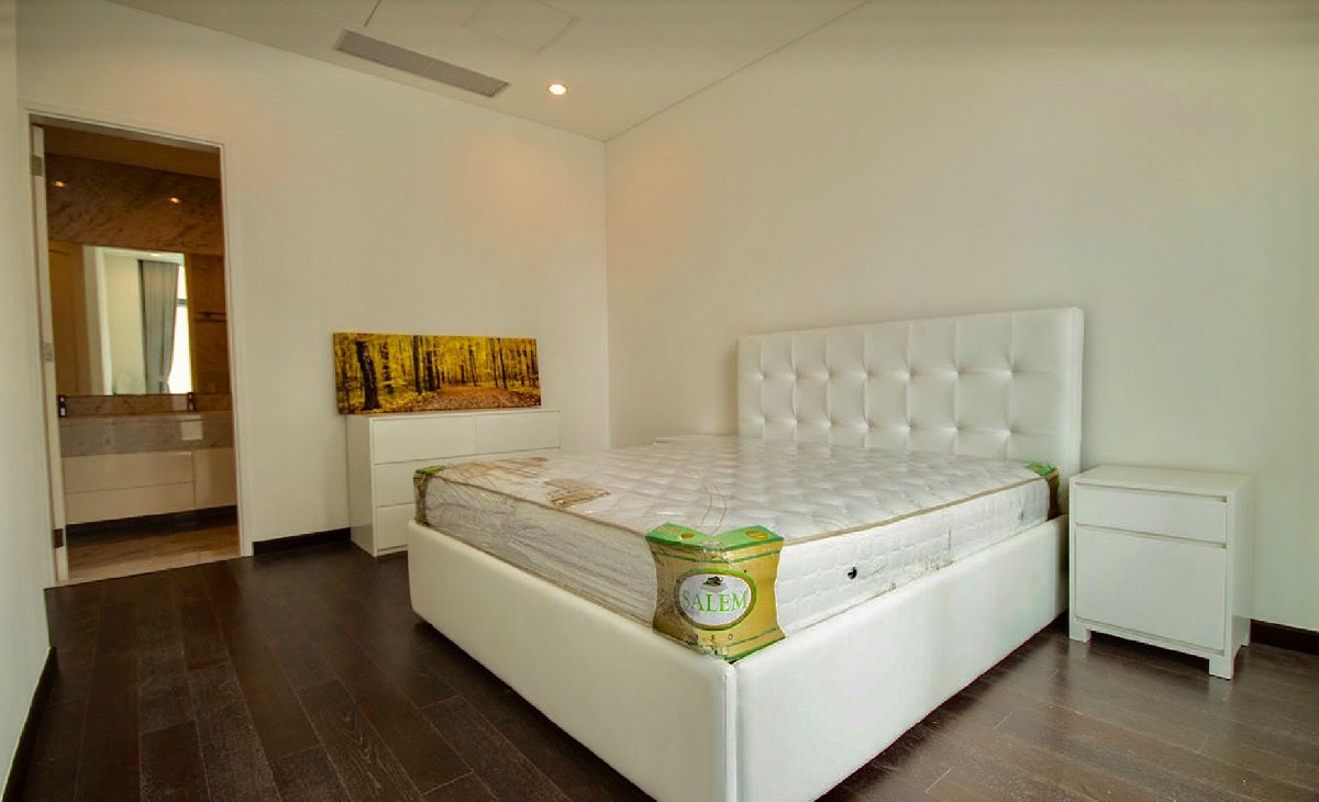 Spacious Brand New 2 Bedroom Unit for Lease at Trump Tower Manila04