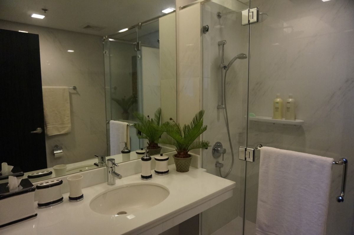 2BR for Lease East Tower One Serendra02