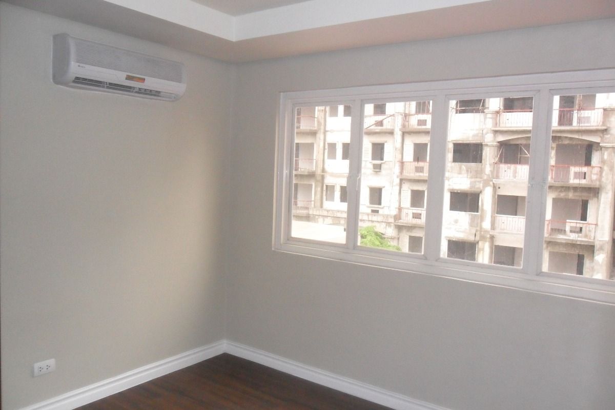 3 Bedroom Condo w Parking McKinley Garden Villas Taguig08