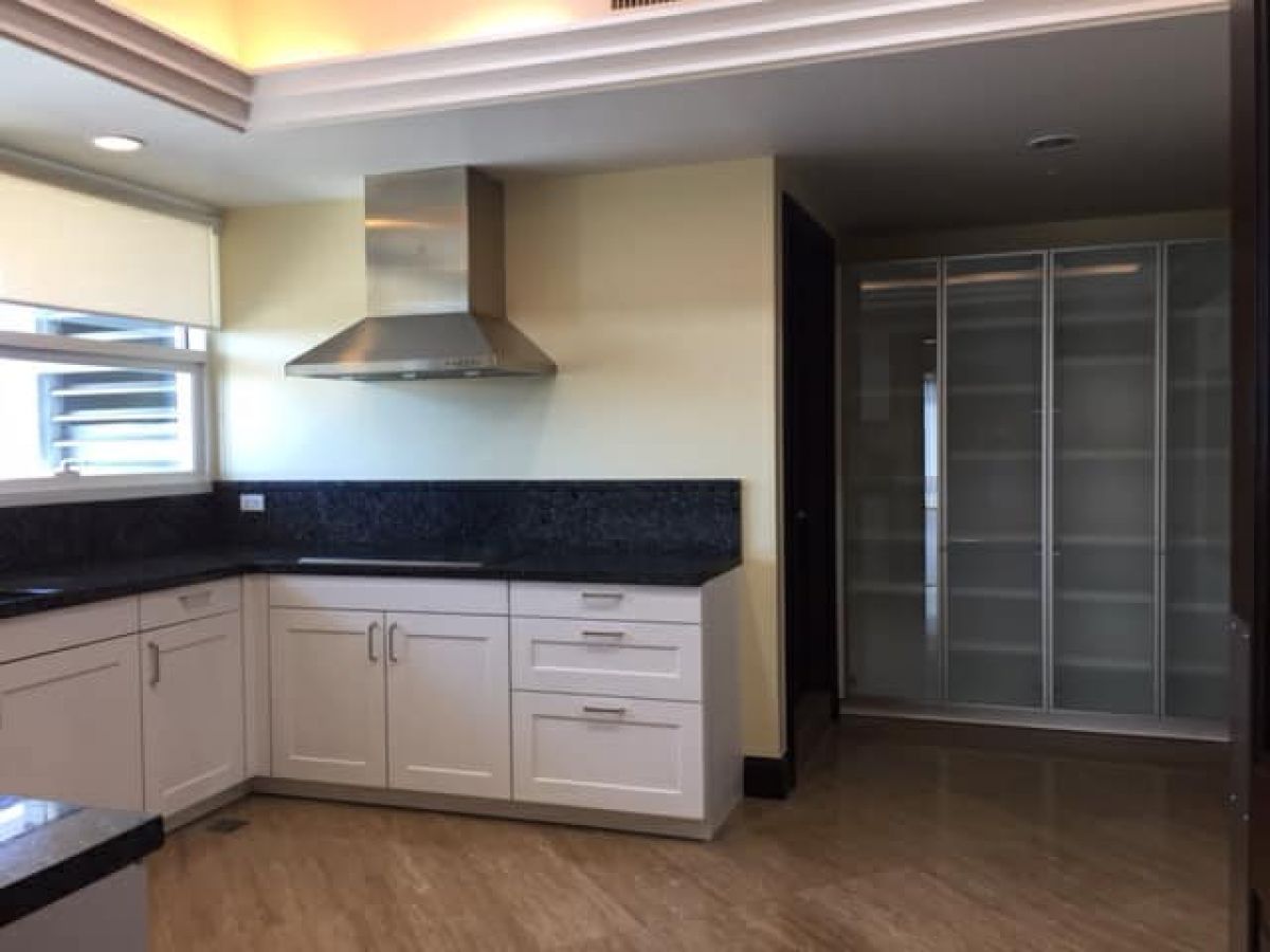Three Bedrooms for rent in Ayala ave. Makati City02