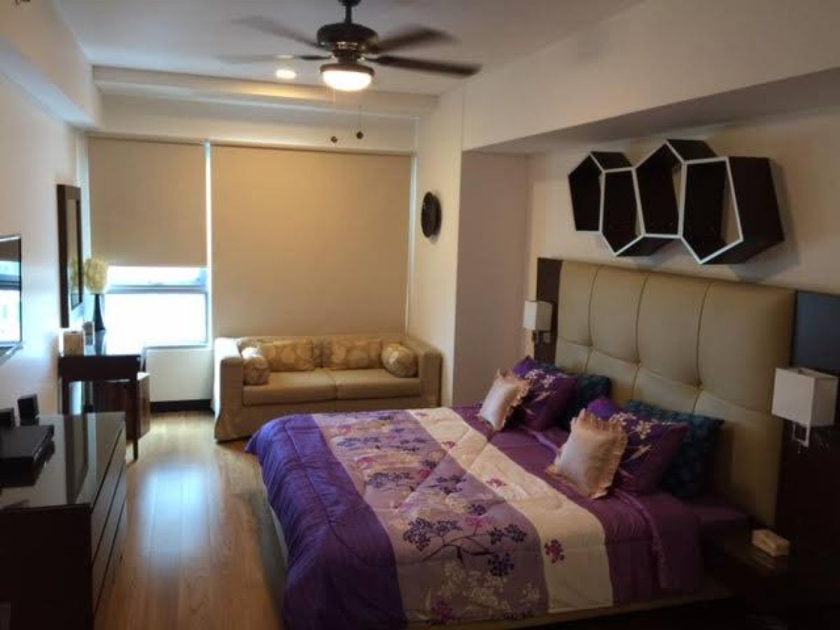 "Palm Tower at One Serendra, 1 Bedroom, Furnished w Parking, 75 sqm"04