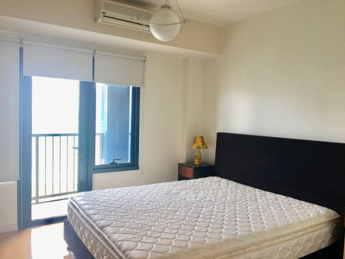 Luxurious 3BR Unit for Lease at One Rockwell West02