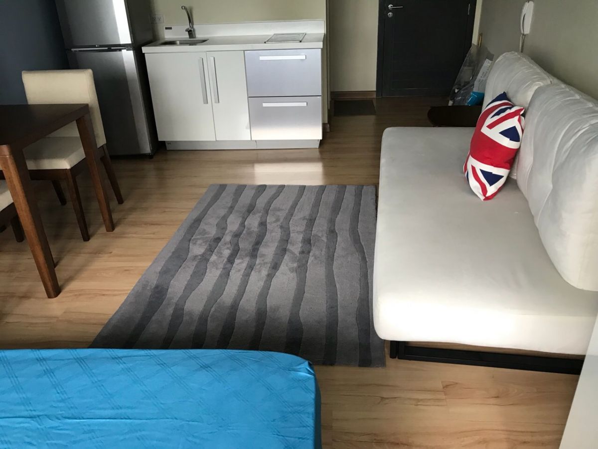 Fully Furnished Studio Unit For Lease at Knightsbridge Residences Makati02