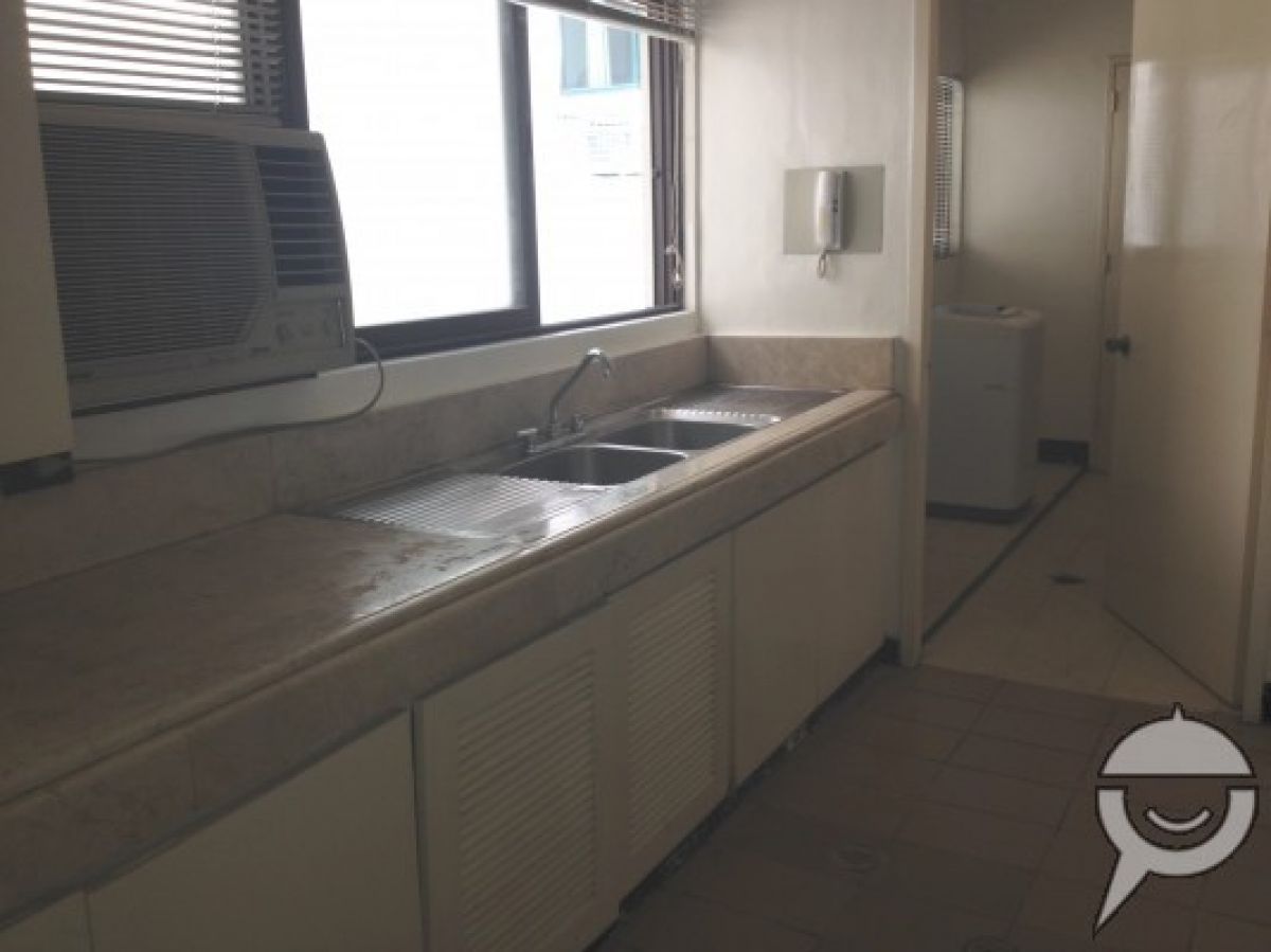 Affordable Two Bedroom Condo For Rent03