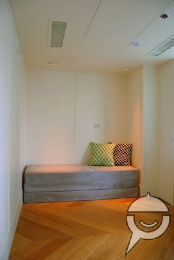 "FOR LEASE. MODERN ROCKWELL AMORSOLO, 2Br+Den, 2PS"02