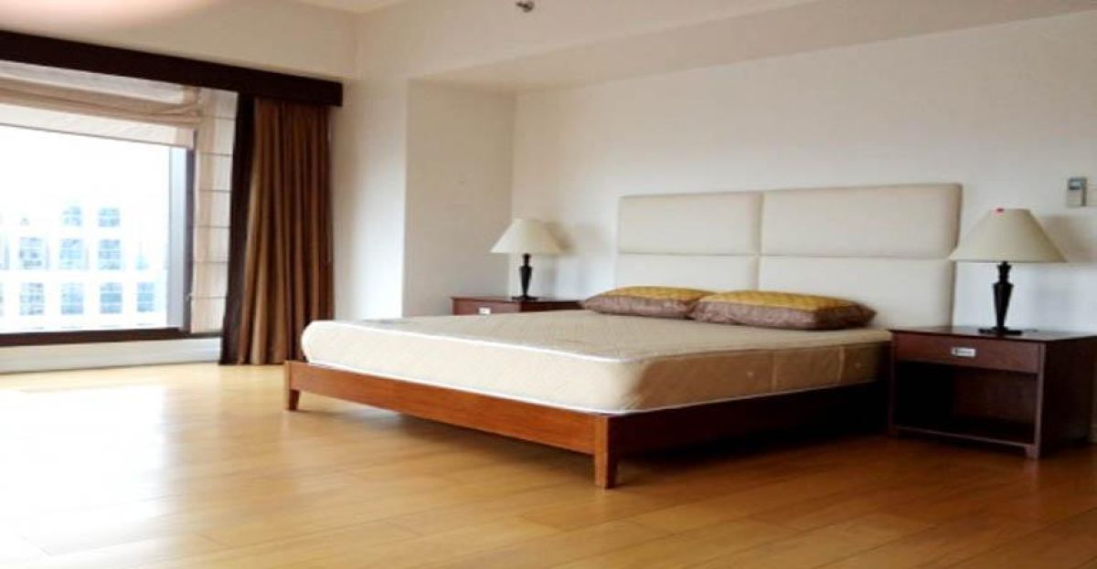 "The Shang Grand Tower, 2 Bedroom, Furnished w Parking, 167 sqm, Makati"02