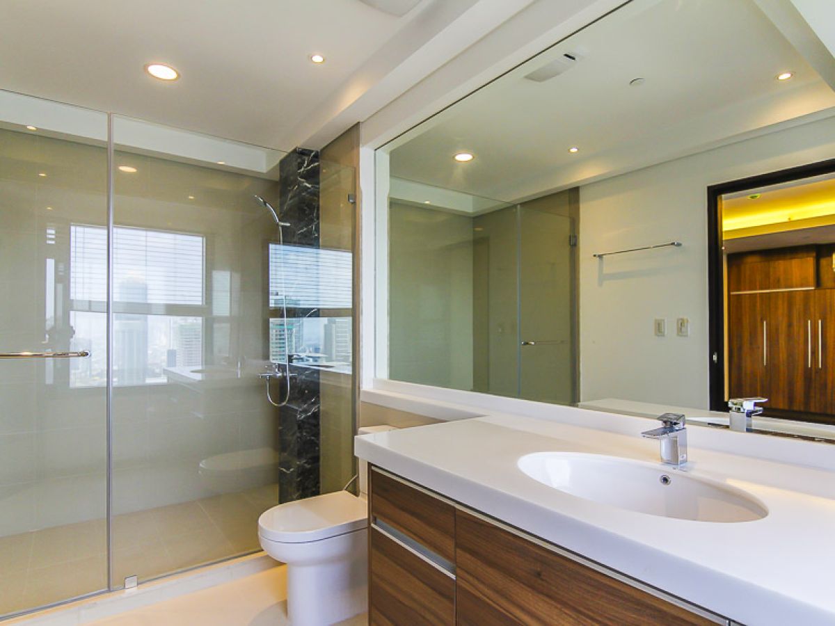 "Arya Residences, 3 Bedroom, Semi-furnished w Parking, 300sqm, BGC"07