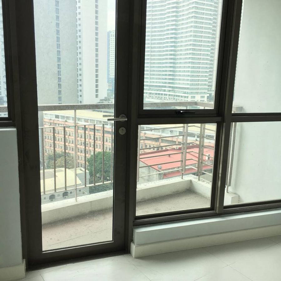 "KL Tower - 1 Bedroom, UnFurnished with Balcony, 40 sqm, Makati City"03