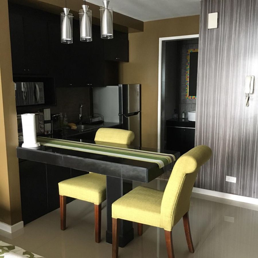 "KL Tower - Studio, Furnished with Balcony, 35 sqm, Makati City"04