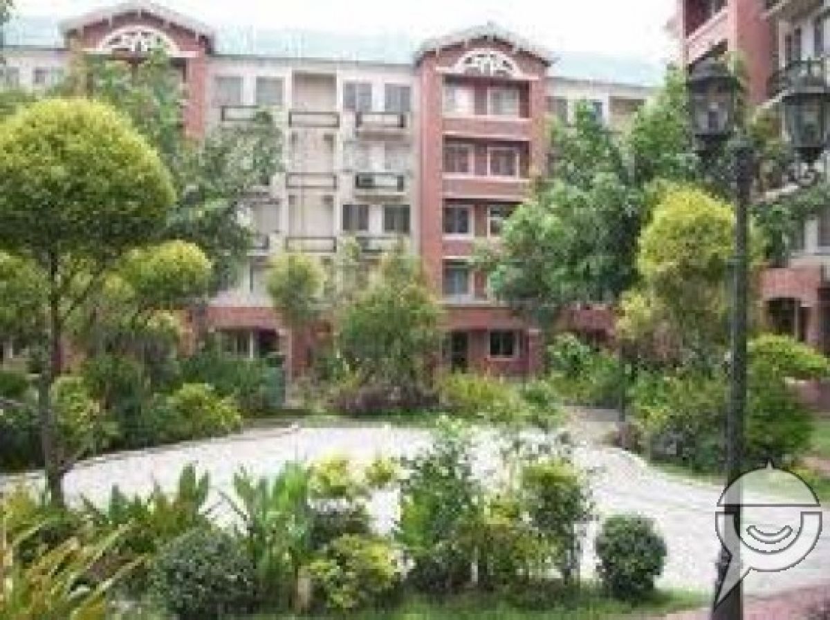spacious condo near trinoma02