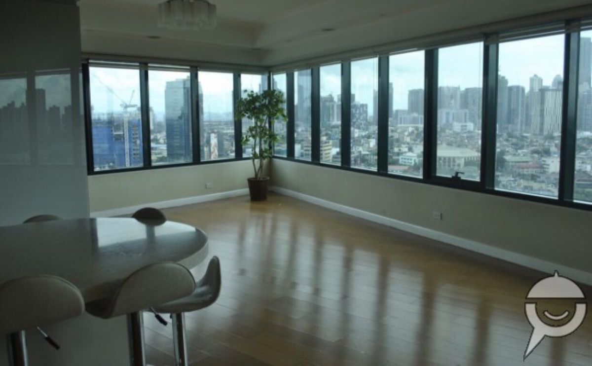Semi Furnished 3 Bedroom for rent Rockwell03