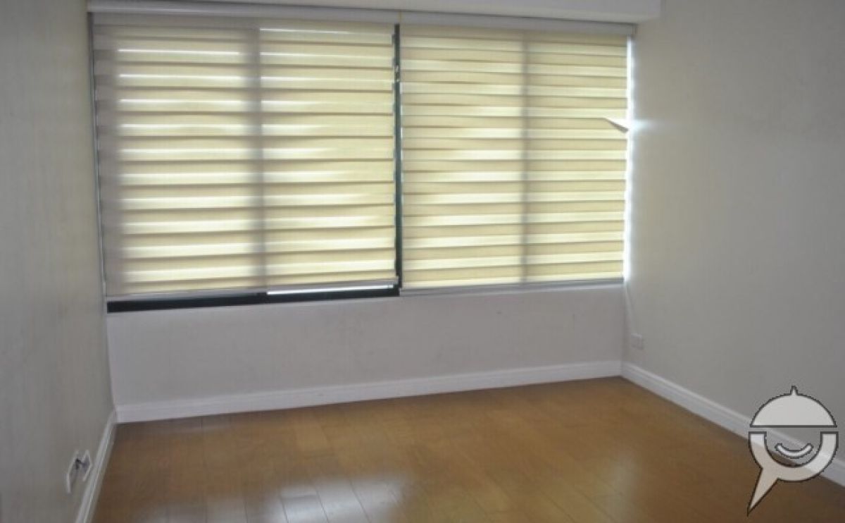 Semi Furnished 3 Bedroom for rent Rockwell04
