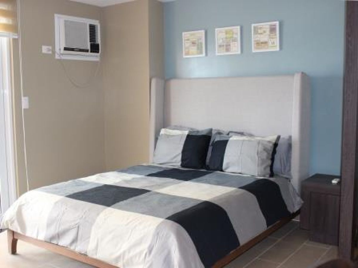 Venice Studio Apartment With Balcony and Parking For Rent02