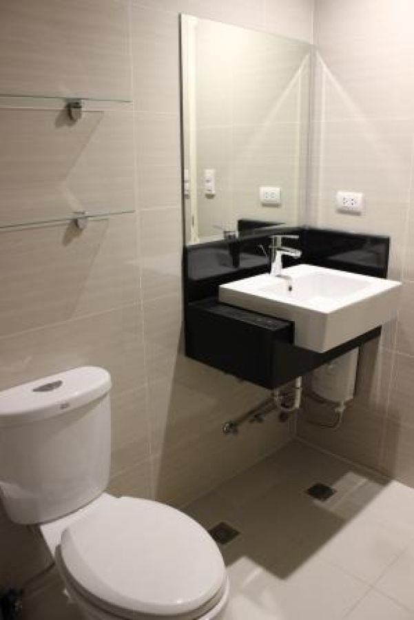 Venice Studio Apartment With Balcony and Parking For Rent03
