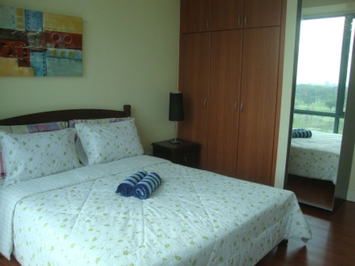 One Bedroom Apartment In Bellagio Tower One Overlooking Golf Course05