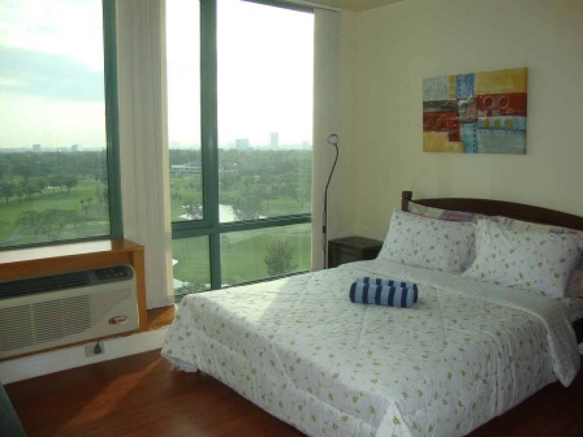 One Bedroom Apartment In Bellagio Tower One Overlooking Golf Course07