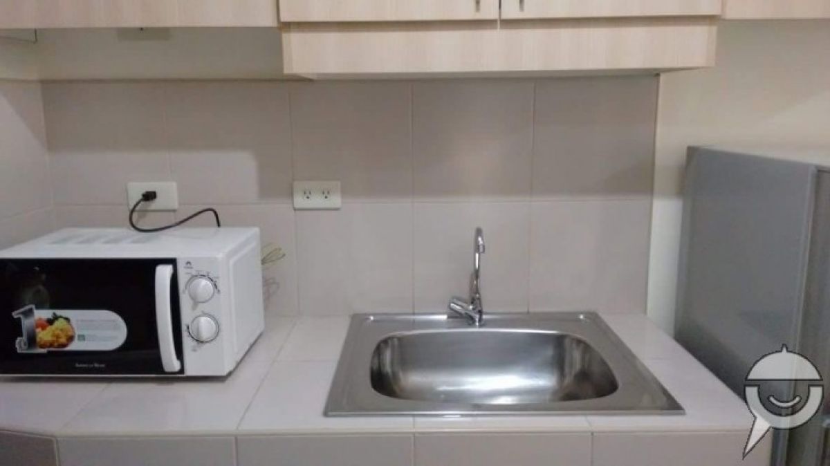 Cheap Fully Furnished Condo. Negotiable price along edsa shaw04