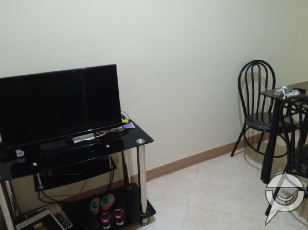 Cheap Fully Furnished Condo. Negotiable price along edsa shaw06