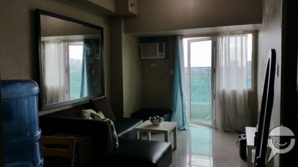 For rent 48 sqm 1 BR Condo with Balcony & Maid's room01